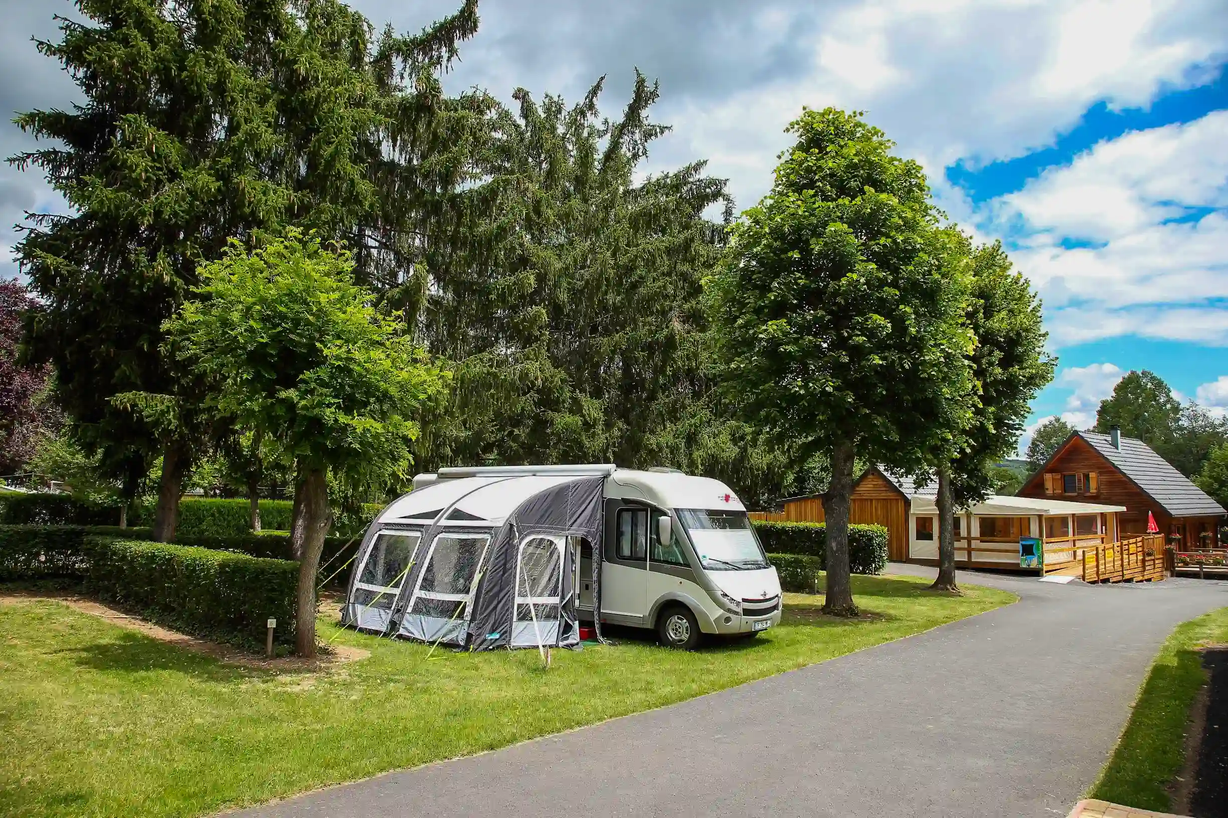 Pitch with a view of the Puy de Dôme